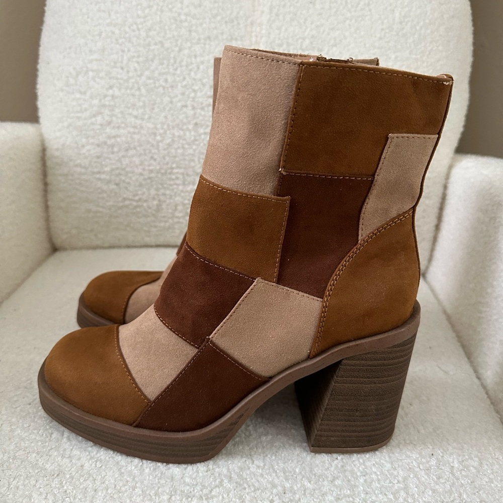 Women’s Keeley Chelsea Boots - Universal Thread
